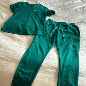 Women’s Hunter Green Figs